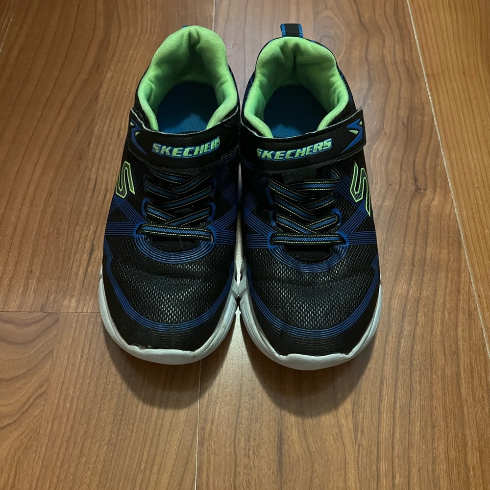 SKECHERS  BOYS Lights ON / OFF Sneakers